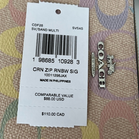 Coach wristlet🎈🎈 - Picture 4 of 7